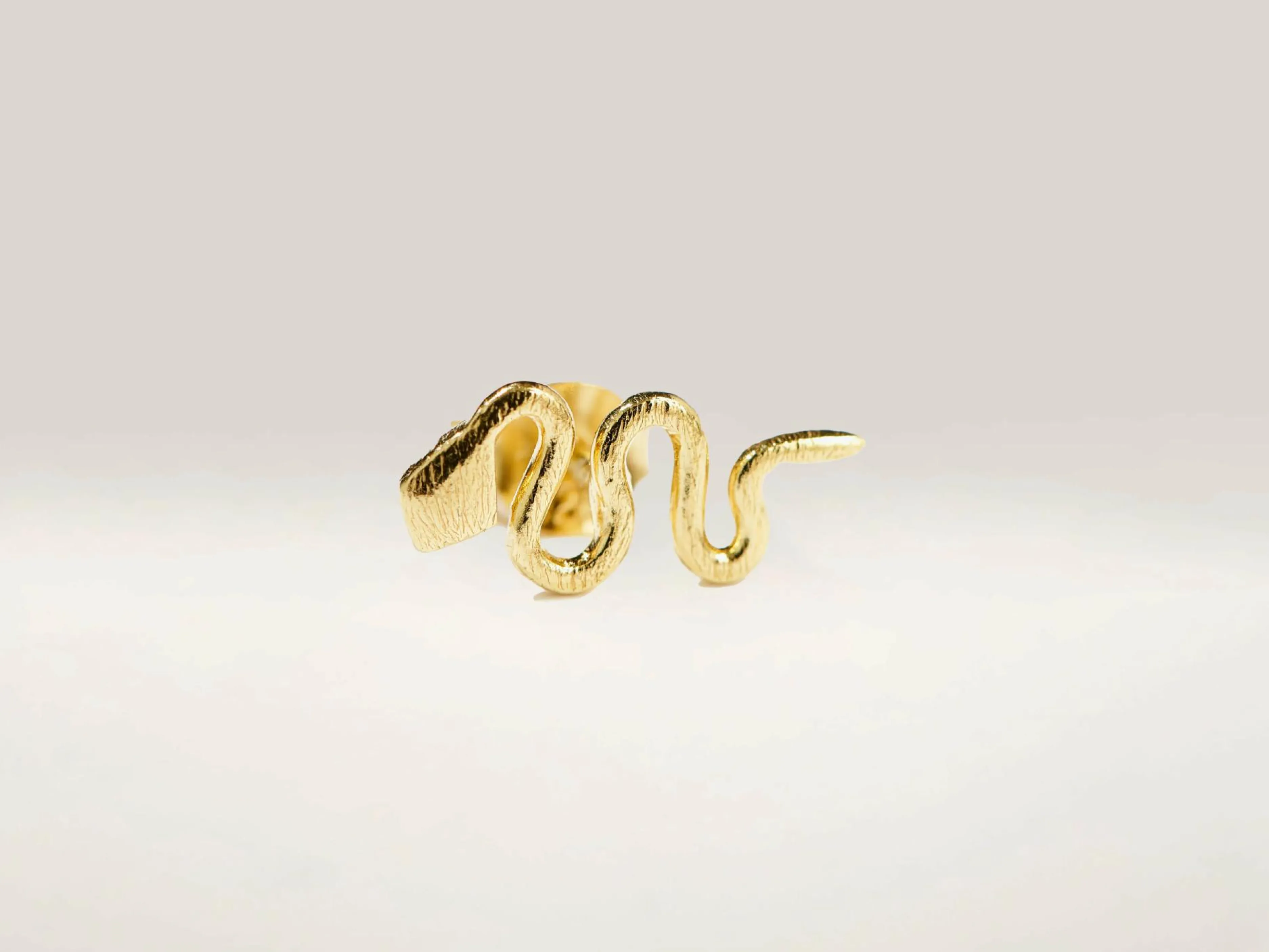 Serpent Stud Oorbellen-Vadi jewels Shop